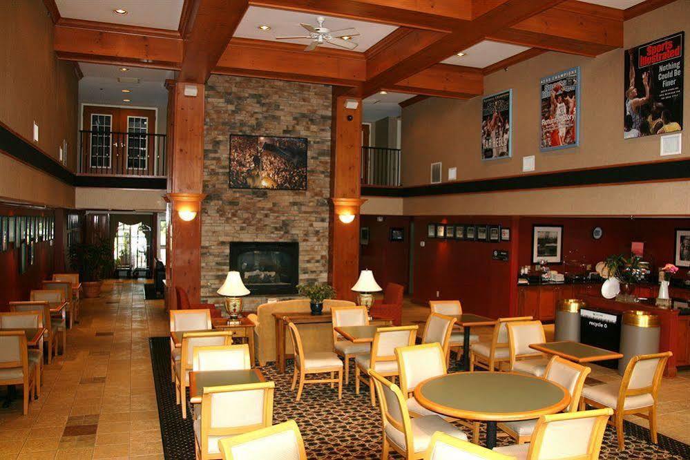 Hotel Hampton & Chapel Hill/durham 3*